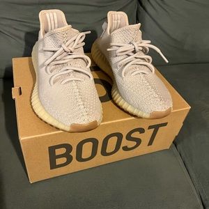 YEEZY BOOST 350 V2